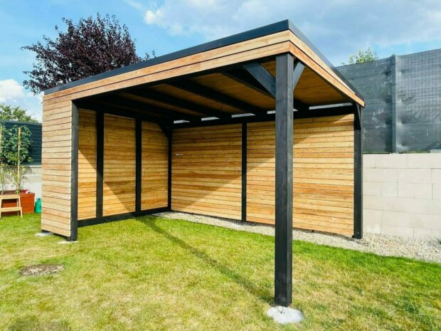 Pergola samostojící obložená sibuřským modřínem