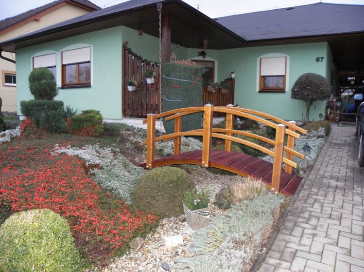 5. Obloukový zahradní mostek
