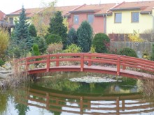 15. Dřevěný zahradní most